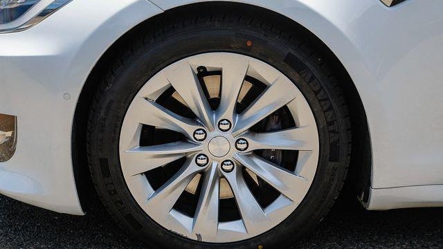 2017 Tesla Model S 90D
