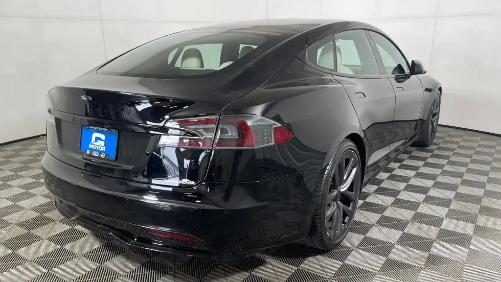 2022 Tesla Model S Base