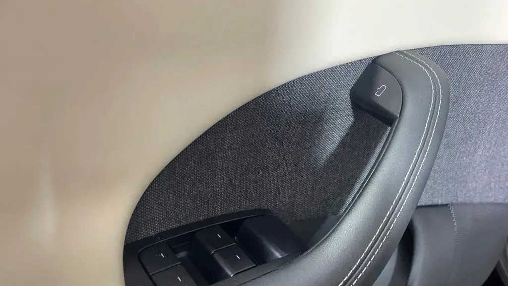 2022 Tesla Model S Base