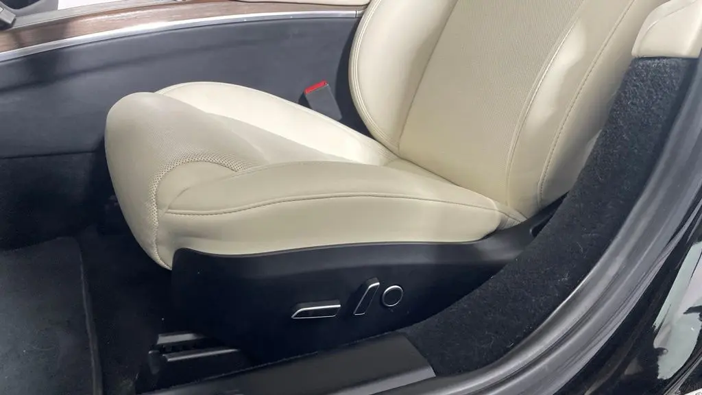 2022 Tesla Model S Base