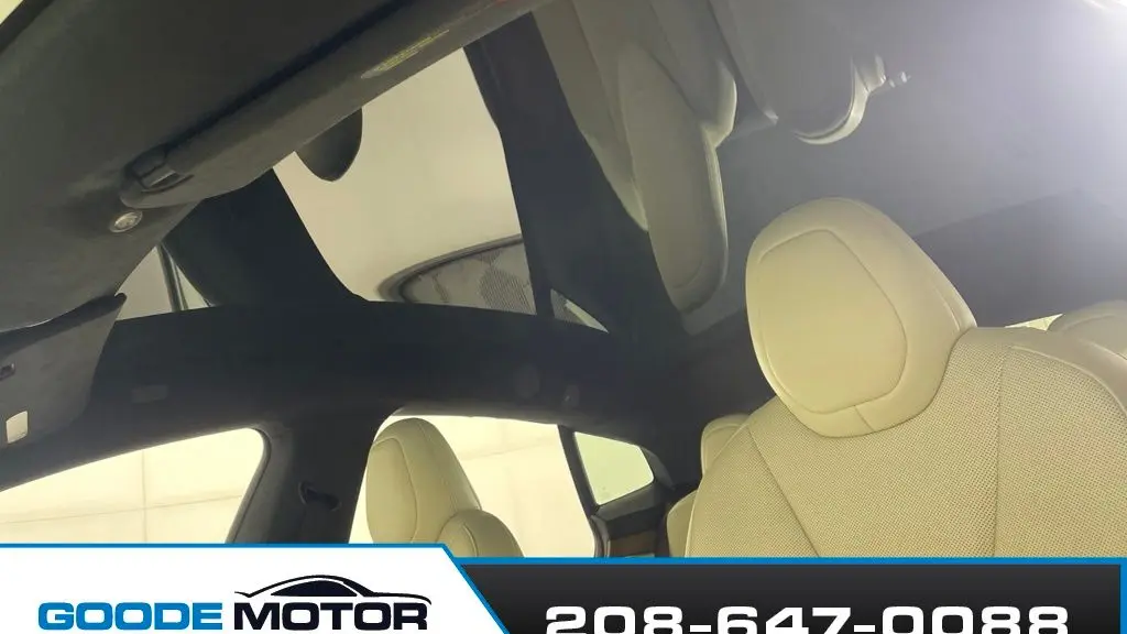 2022 Tesla Model S Base
