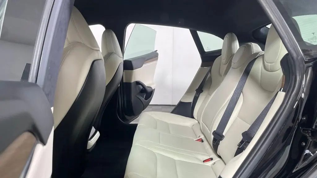 2022 Tesla Model S Base