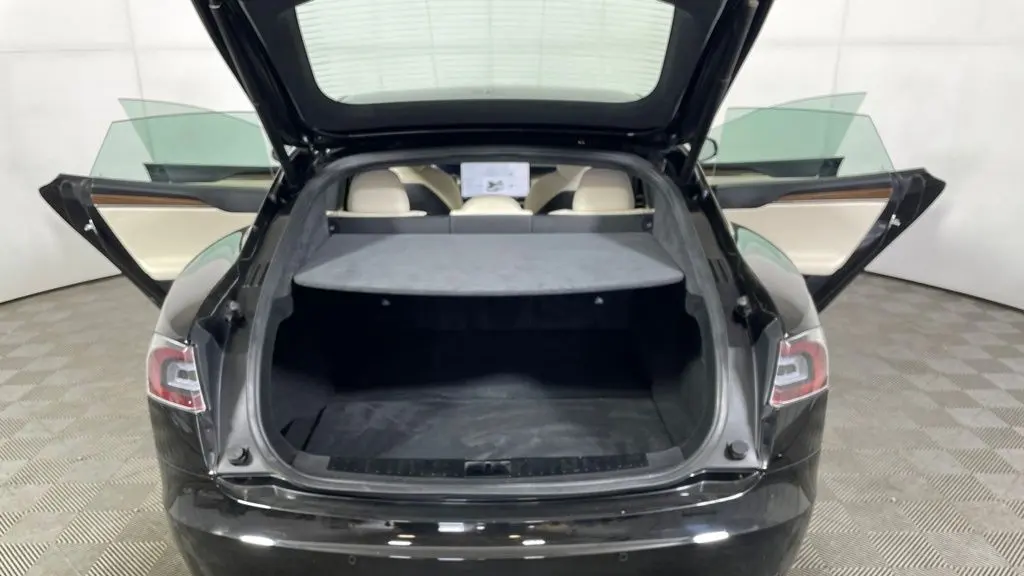 2022 Tesla Model S Base