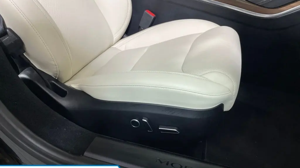 2022 Tesla Model S Base