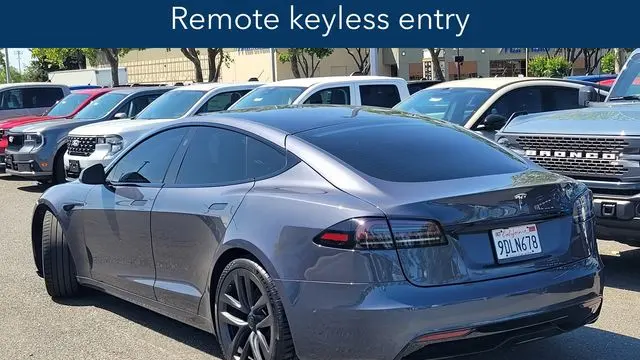 2022 Tesla Model S Base