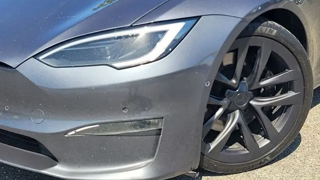 2022 Tesla Model S Base