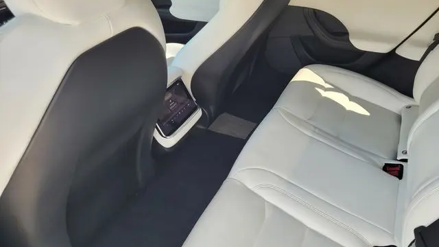 2022 Tesla Model S Base