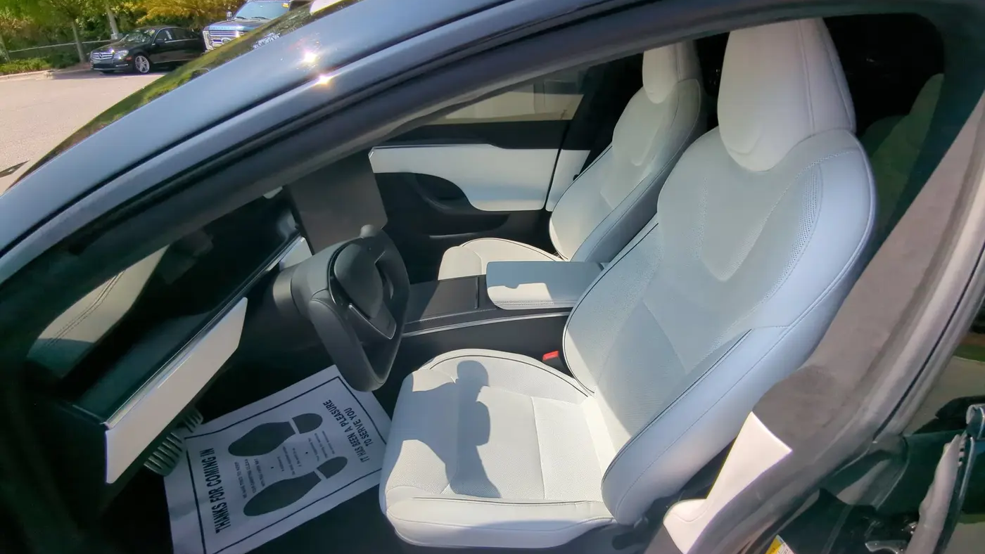 2023 Tesla Model S Plaid