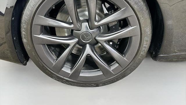 2022 Tesla Model S Plaid