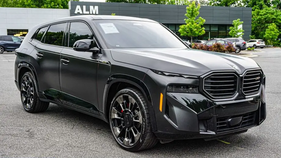 2023 BMW XM Base