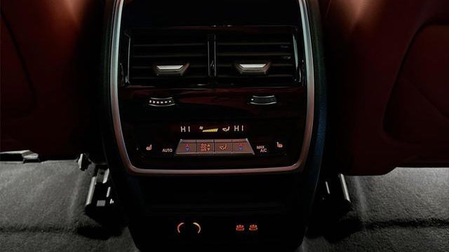 2023 BMW XM Base