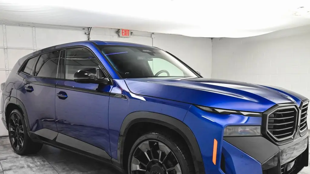 2023 BMW XM Base
