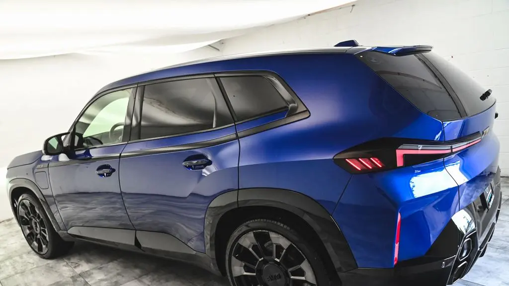 2023 BMW XM Base