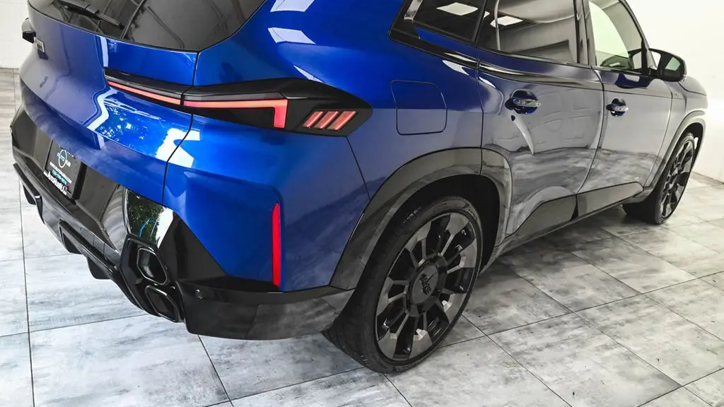 2023 BMW XM Base