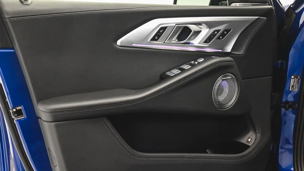 2023 BMW XM Base