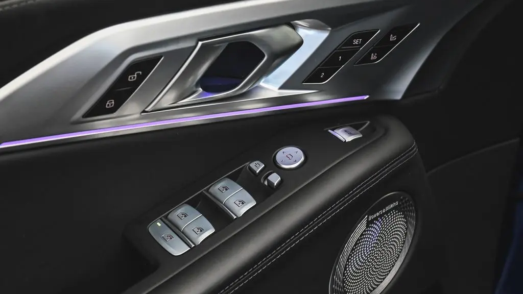 2023 BMW XM Base