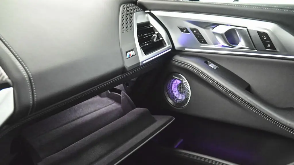 2023 BMW XM Base