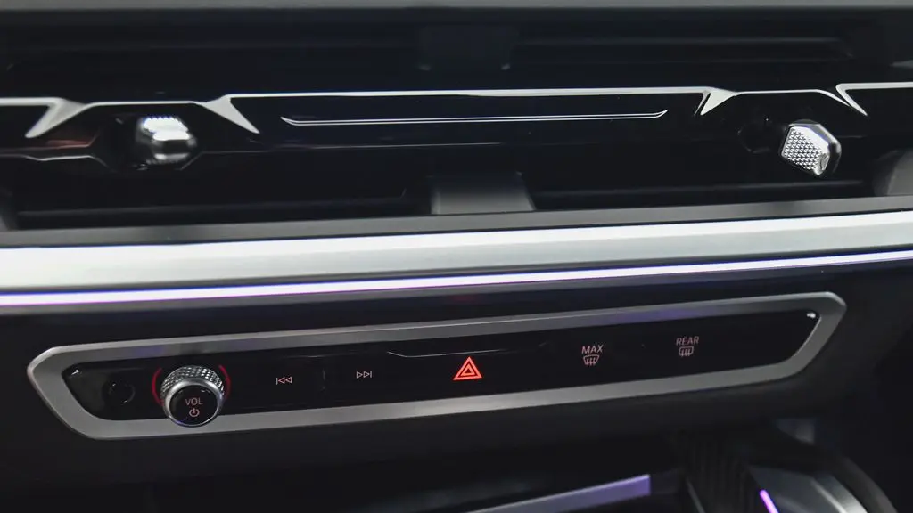 2023 BMW XM Base