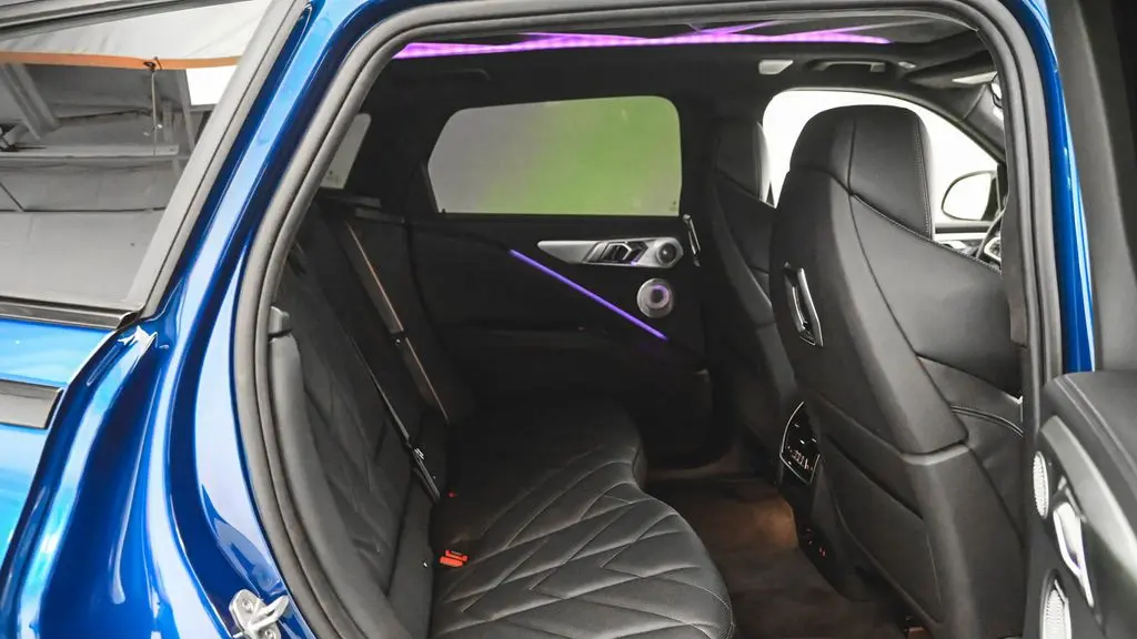 2023 BMW XM Base