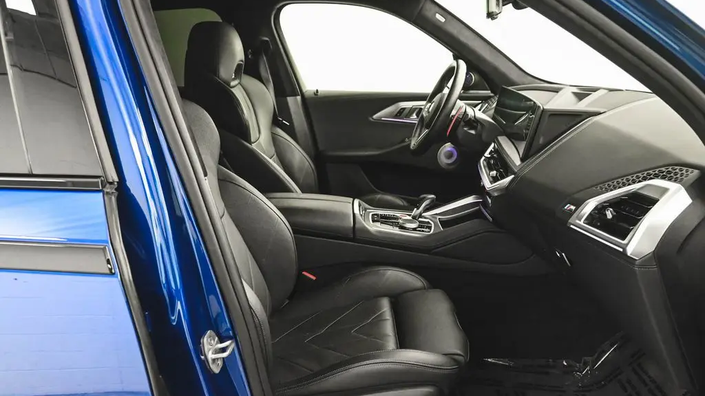 2023 BMW XM Base