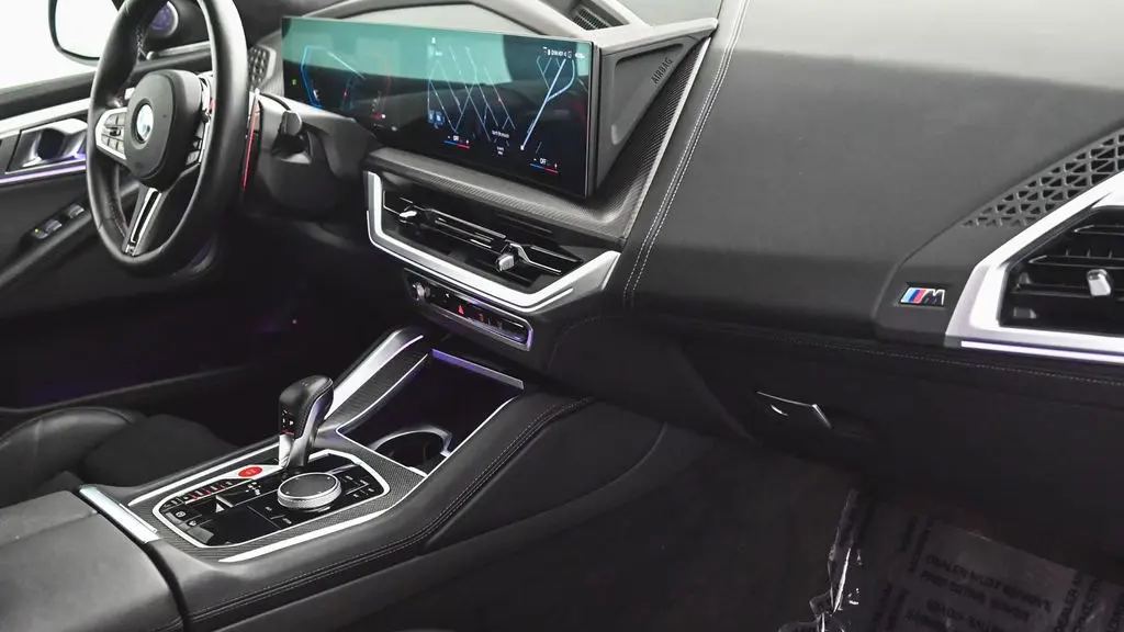 2023 BMW XM Base