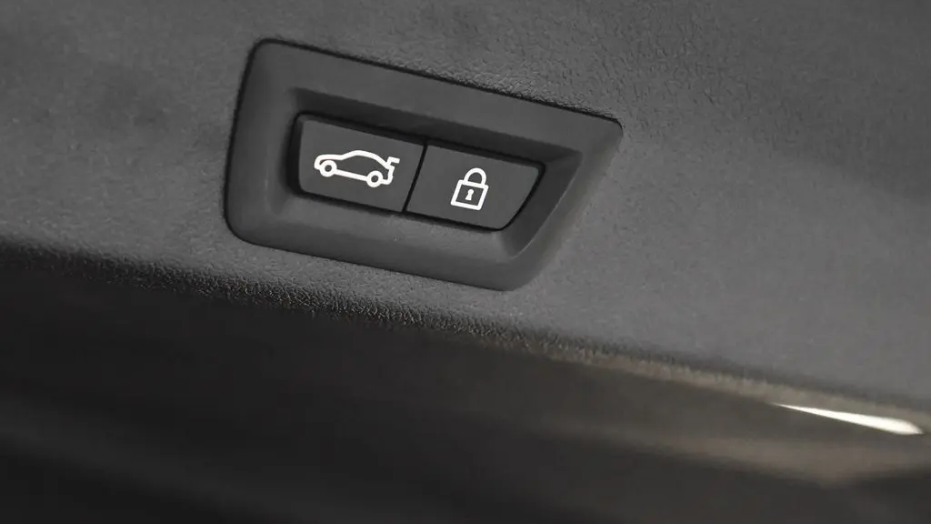 2023 BMW XM Base