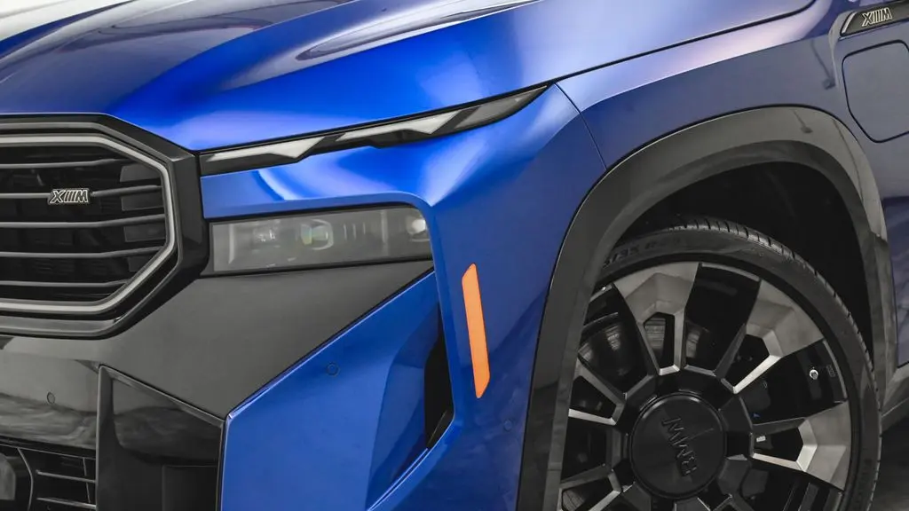 2023 BMW XM Base