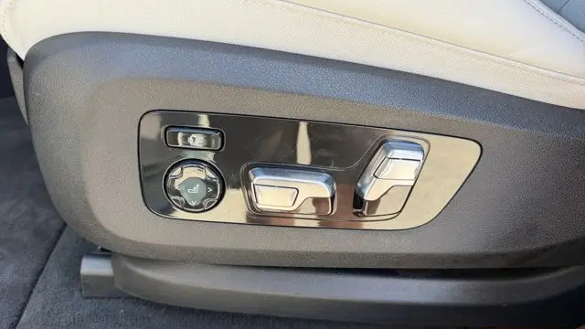 2023 BMW XM Base