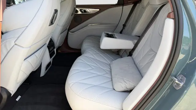 2023 BMW XM Base