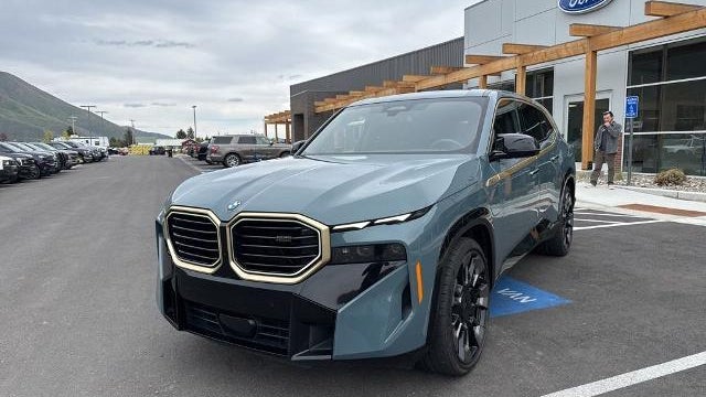 2023 BMW XM Base