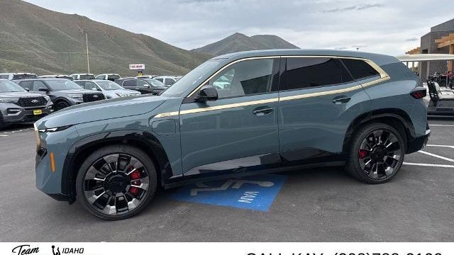 2023 BMW XM Base