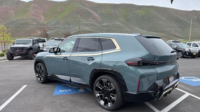 2023 BMW XM Base