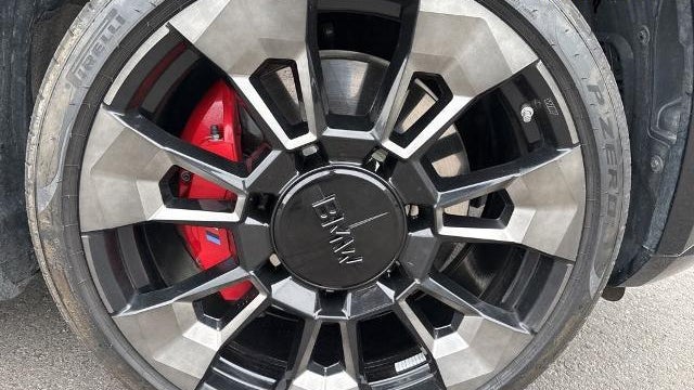 2023 BMW XM Base