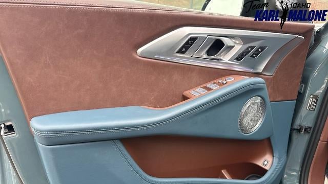 2023 BMW XM Base