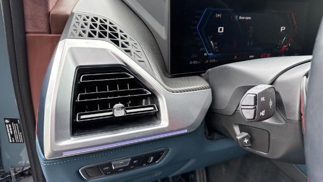 2023 BMW XM Base