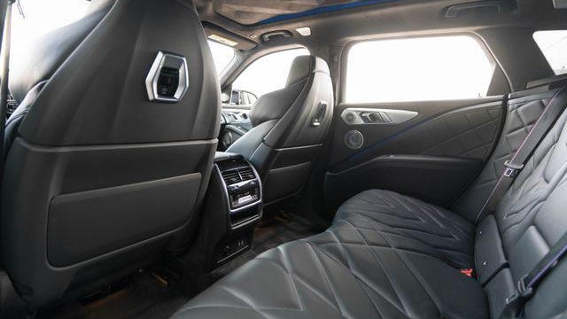 2025 BMW XM Base