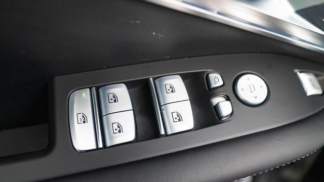 2025 BMW XM Base