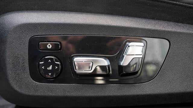 2025 BMW XM Base