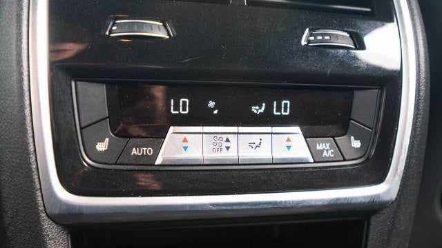 2025 BMW XM Base