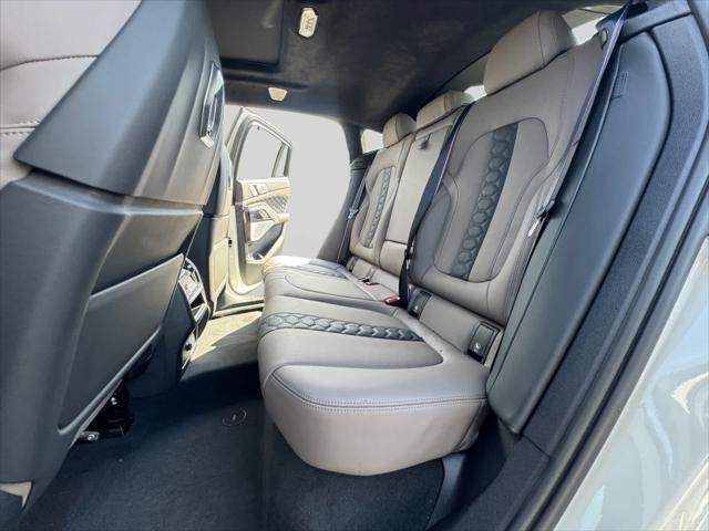 2024 BMW X6 - $101,975