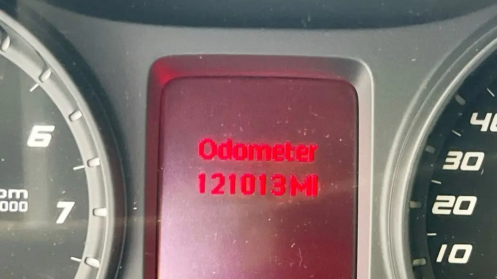 2009 Pontiac G8 Base w/Bluetooth
