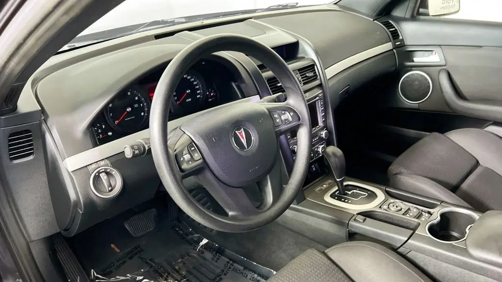 2009 Pontiac G8 Base w/Bluetooth