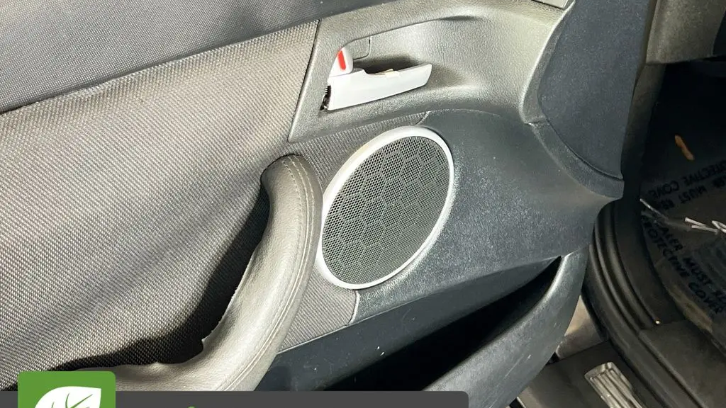 2009 Pontiac G8 Base w/Bluetooth