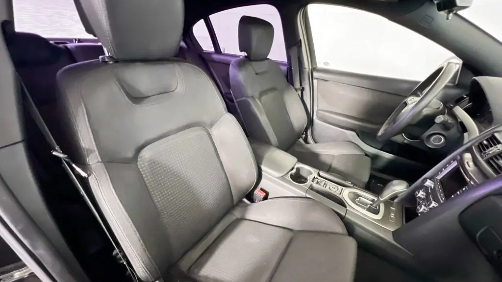 2009 Pontiac G8 Base w/Bluetooth