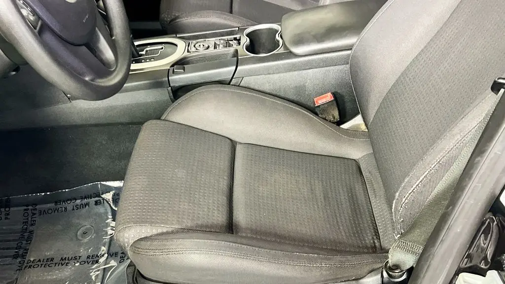 2009 Pontiac G8 Base w/Bluetooth