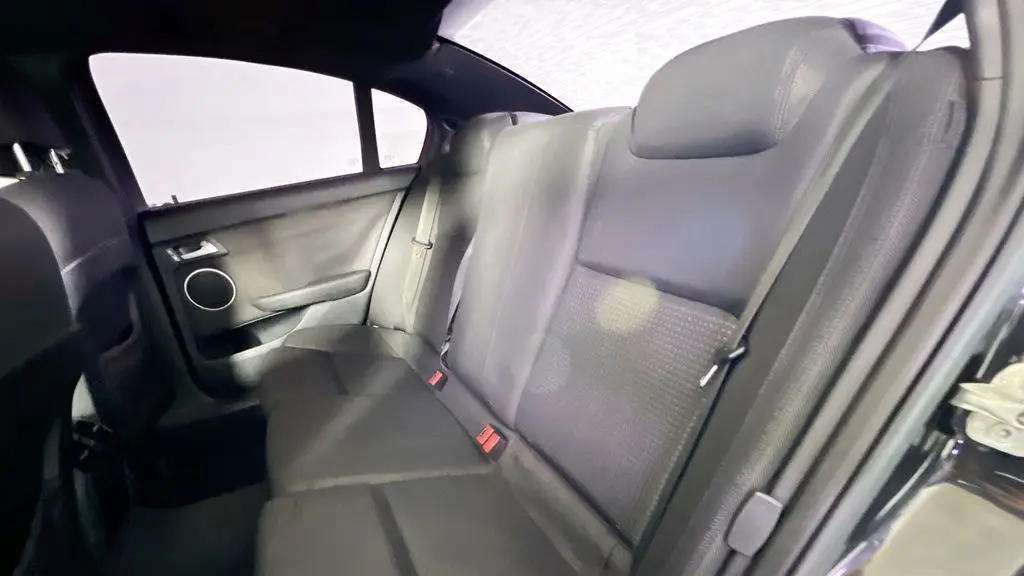2009 Pontiac G8 Base w/Bluetooth
