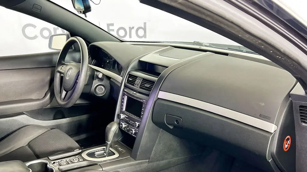 2009 Pontiac G8 Base w/Bluetooth