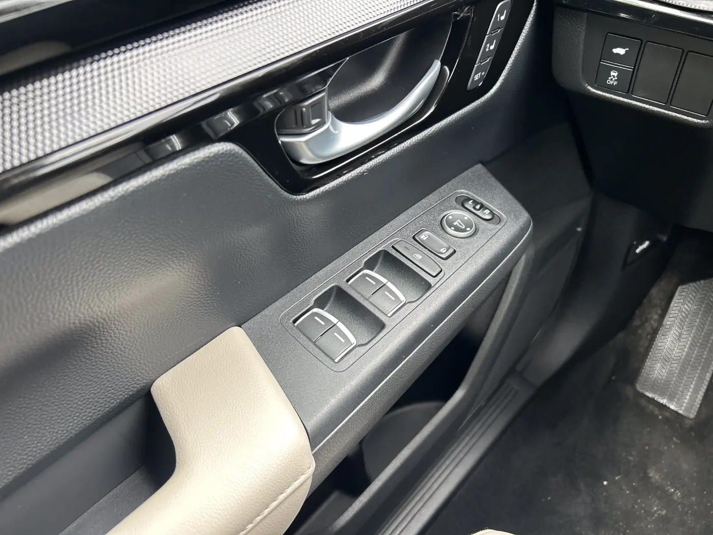 2023 Honda CR-V - $29,590