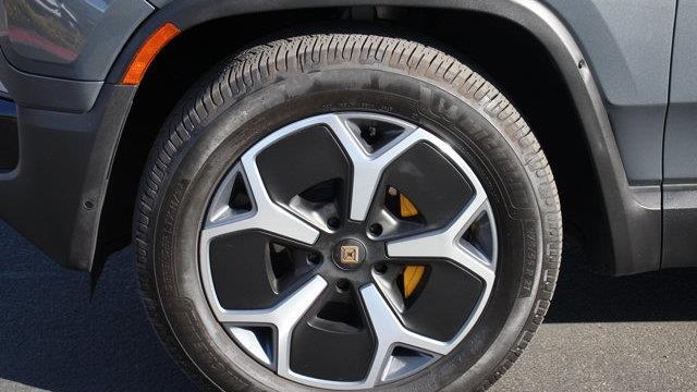 2023 Rivian R1T Adventure