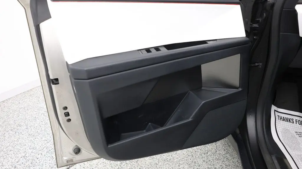 2024 Tesla Cybertruck Base